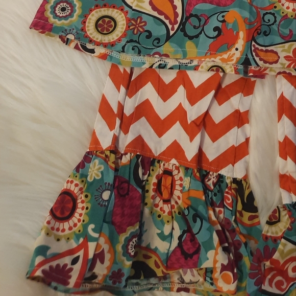 2 Piece Ruffle Boutique Set Girl's Size 5 Paisley & Chevron print - Picture 5 of 8